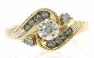 Diamond Engagement Ring in 14kt Yellow Gold - Picture 1 of 12