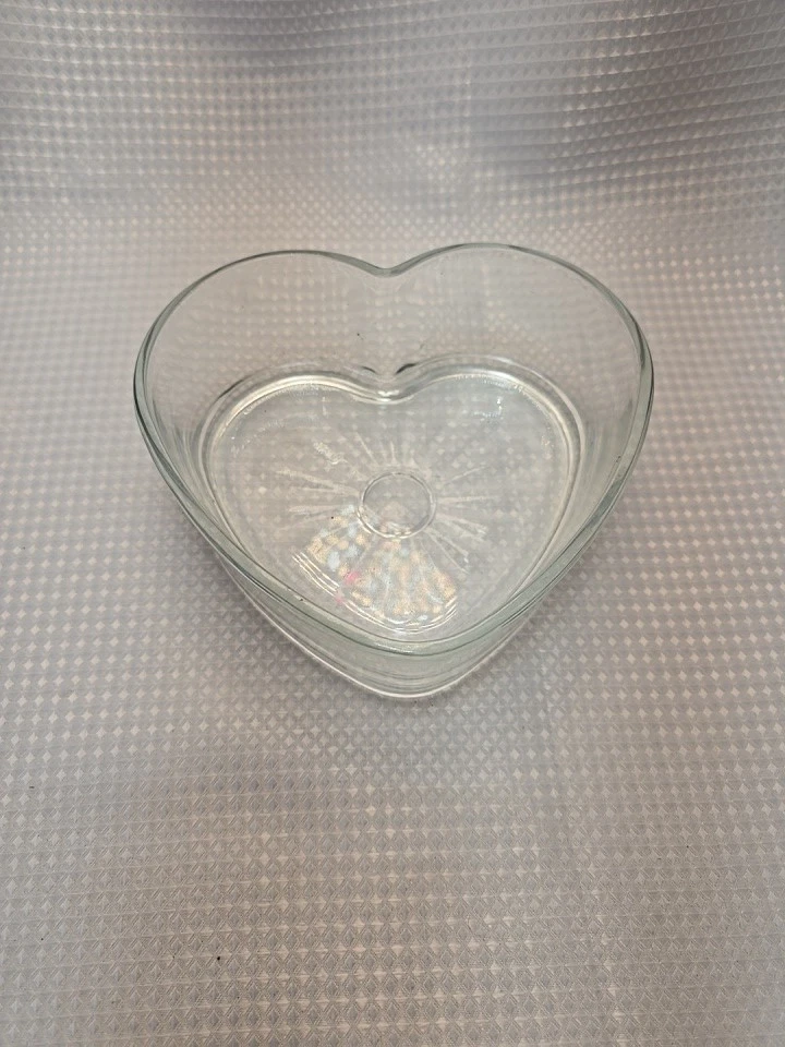 重型玻璃心形碗糖果/饰品盘 — 第 1/1 张图片