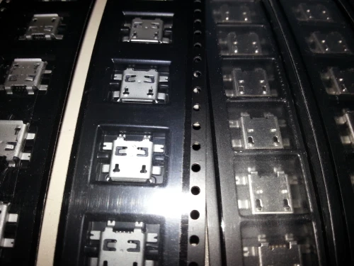 Conector de puerto de carga micro USB original HTC Sensation XE Pyramid Z715e Foto 1 de 1