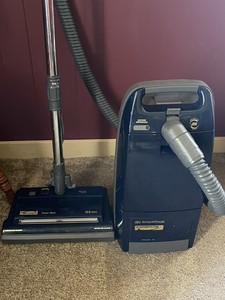 Kenmore Canister/Cylinder Vacuum 