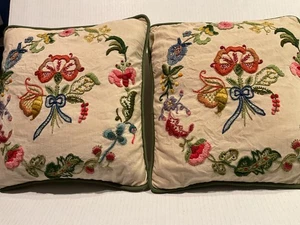 Vtg 2 Crewel Embroidered Floral Creme Linen Throw Pillows 13x13 Cottage Boho - Picture 1 of 5