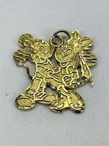 Vintage 14K YG Mickey & Minnie Mouse Pendant full body Embracing/Dancing Gold