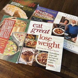 Vintage Lot 5 Healthy Cooking Cookbooks Diabetic Skinny Lose Weight Light 1998 - Picture 1 of 24
