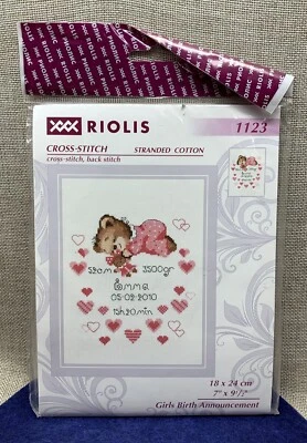 Kit de punto de cruz anuncio de nacimiento para niñas de Riolis Foto 1 de 4