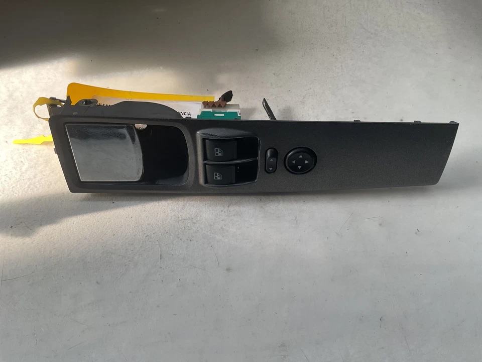 PULSANTIERA ANTERIORE SINISTRA PER LANCIA Musa 2° Serie 735453196 (07>) - Immagine 1 di 4