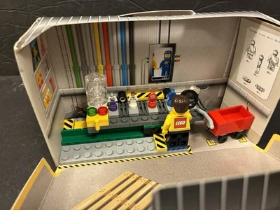 Lego Minifigure Factory VIP Promotional Set 5005358 (Incomplete) - Image 1 of 4