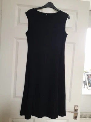 UNI QLO BLACK JERSEY STYLE DRESS SIZE M - Image 1 of 4