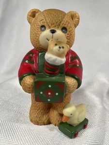 Estatuilla de porcelana vintage de oso de peluche de Navidad Lucy & Me 1984 - Imagen 1 de 4