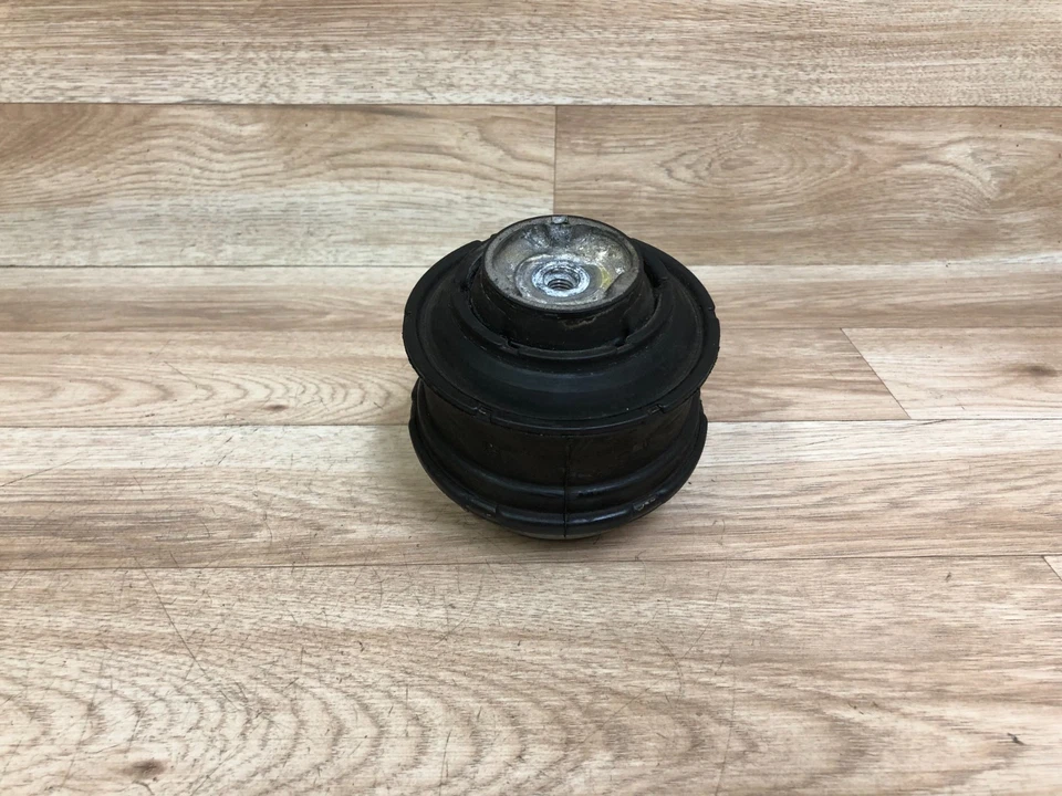 SOPORTE DE MONTAJE MOTOR DELANTERO LADO R MERCEDES BENZ OEM E350 CLK350 06-09 Foto 1 de 4