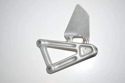 2001 Ducati 900SS Carenata Fußstützenaufhänger vorne rechts - Imagem 1 de 2