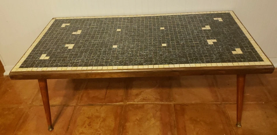 Mesa de centro moderna rectangular de mediados de siglo con azulejos de madera MCM AZULEJO AZUL BLANCO Foto 1 de 4