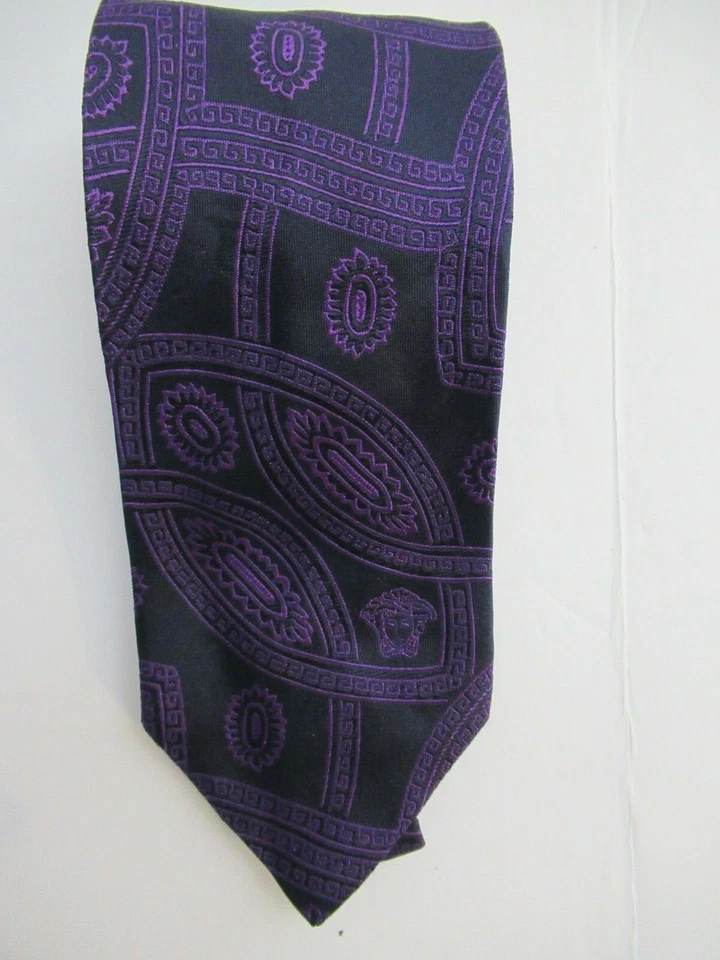 Corbata de seda ajustada Versace para hombre púrpura cachemira cabeza de medusa seda 61 "X 3" X-larga Foto 1 de 4