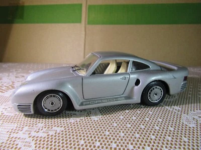 447Z Vintage Burago 0121 Italia Porsche 959 Auto Sportiva 1986 Argento 1:24 - Immagine 1 di 4