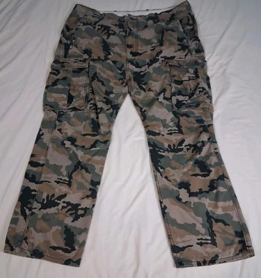Pantalones cargo Levis calce relajado pantalones cargo color verde camuflaje 38 X 30 (40x28) Foto 1 de 4
