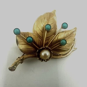 Vintage goldfarbene PIN BROSCHE mit KUNSTTÜRKIS und KUNSTPERLEN 50er oder 60er Jahre - Bild 1 von 3