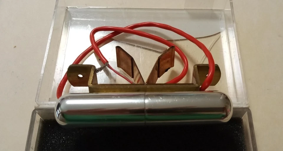 Pastilla de tubo caliente lápiz labial cromado vintage Kent Armstrong 7,9 k SLHD1R (NOS) Foto 1 de 3