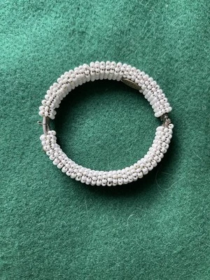 复古 Miriam Haskell 种子白色珠椭圆形手镯 签名 — 第 1/4 张图片