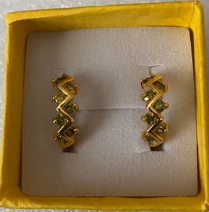 Cute New Yellow Gold Filled Olive Green CZ Zigzag Set Round Huggie Hoop Earrings - Picture 1 of 6