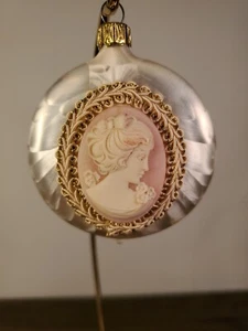 Vintage Cameo & Lace Glass Christmas Ornament - Picture 1 of 4