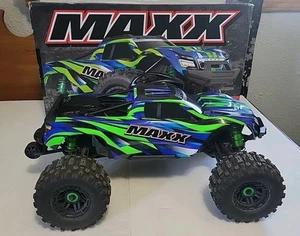 Traxxas WideMaxx 1/10 RTR Brushless Monster Truck TRX89086-4GRN, with LED light - Picture 1 of 9