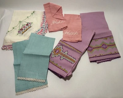 Lot Of 7 Vintage Linens 6 Hand Towels 1 Table Mat Embroidered Crochet - Image 1 of 4