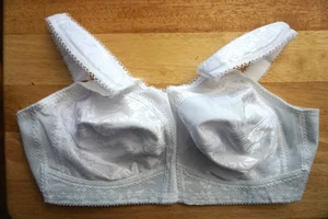 PLAYTEX 4693 DAMEN WEISS VOLLFLÄCHIG BÜGELLOS UNGEPOLSTERT BH / GR 38C / NEU OHNE ETIKETT - Bild 1 von 2