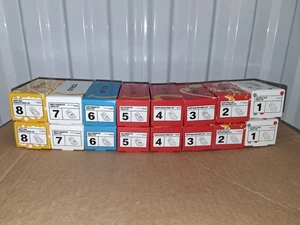 Posten von 16 versiegelten McDonald’s Crocs Spielzeug - komplette Sets 1-8 x2 - brandneu - Bild 1 von 3