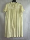 Vintage Barbizon Housecoat Robe Size M Pale Yellow Embroidered Lace Lightweight