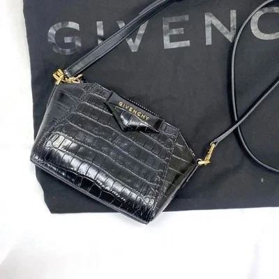 Bolso GIVENCHY Antigona Nano Mini Negro Cuero Repujado en Cocodrilo Dorado Herrajes Foto 1 de 4