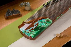 青山遠黛 Hollowed-Out Guzheng with Hand-Painted Piano Lacquer Finishing on Kevazingo - Picture 1 of 4