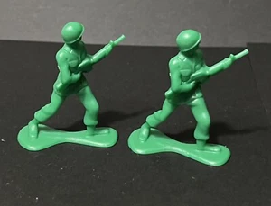 Lot Of 2 Toy Story “Bucket O Soldiers” 2” Replacement Riflemen Parts - Picture 1 of 1