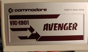 Cartucho módulo Avenger Commodore (Vic 20) (funcionando estado) VIC-1901 plateado - Imagen 1 de 2