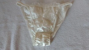 Cute Pearl 100% Silk Tanga Panties Shiny Satin n Frilly Lace UK S 8 31-33" hips - Imagen 1 de 11