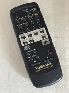 GENUINE TECHINCS RAK-SL948WK 5 DISC CD CHANGER REMOTE - SL-PD5 SL-PD9 - NO COVER - Picture 1 of 2