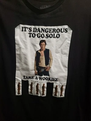 Camiseta negra mediana Star Wars Han Solo Its Dangerous To Go Solo Take A Wookie Foto 1 de 4