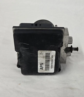 2009-2013 Chevrolet Avalanche LTZ 5.3L ABS Anti-Lock Brake Pump Assembly OEM - Image 1 of 4