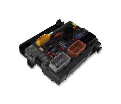 Peugeot Citroen BSM-R05-00 Sicherung & Relais Box Hw:277 Sw:8E 9675878480 - Image 1 of 4