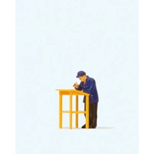 Railroad Worker at the standing desk figure HO gauge Preiser 28152 - Picture 1 of 1