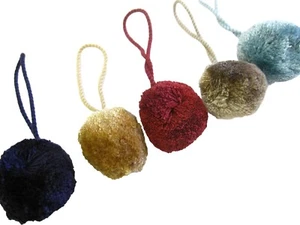 Bommelbommel Bastelquaste - Runde Flaumkugel Schlüsselquaste - 2,8 cm Durchmesser - 5 Farben - Bild 1 von 6