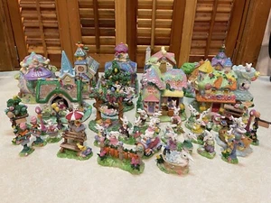 2004 2005 Hoppy Hollow & Jellybean Junction Easter Bunny Village 45+ Figure Lot - Picture 1 of 22