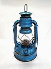 Lanterne de chemin de fer antique kérosène Dietz Little Wizard bleu, verre transparent neuve à New York États-Unis