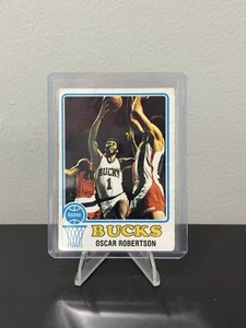 1973-74 Topps - #70 Oscar Robertson Milwaukee Bucks - Picture 1 of 2
