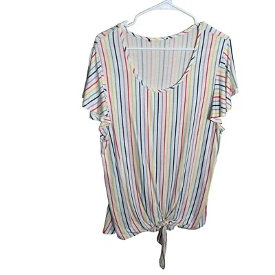 Camisa para mujer Shadow & Sky aproximadamente mediana a rayas arco iris camiseta corbata cuello redondo Foto 1 de 4