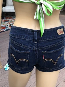 Levis Shorty Short Women's Shorts Size 4 Dark Rinse Super Cute! - Bild 1 von 6