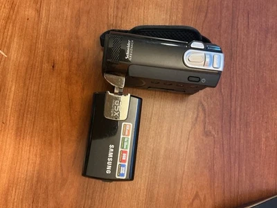 Videocámara Samsung SMX-F43BN/XAA por favor LEER reparación o piezas solamente Foto 1 de 3