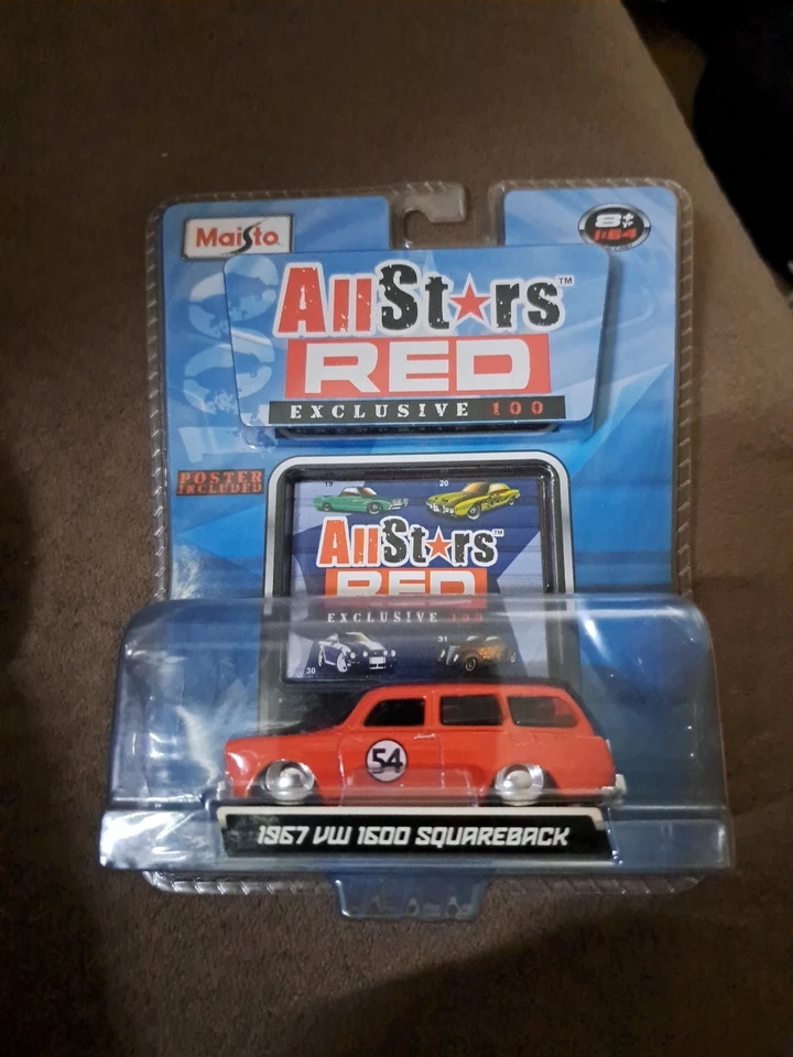 2008 Maisto All Stars Red 100 VOLKSWAGEN 1967 VW 1600 Squareback Chase