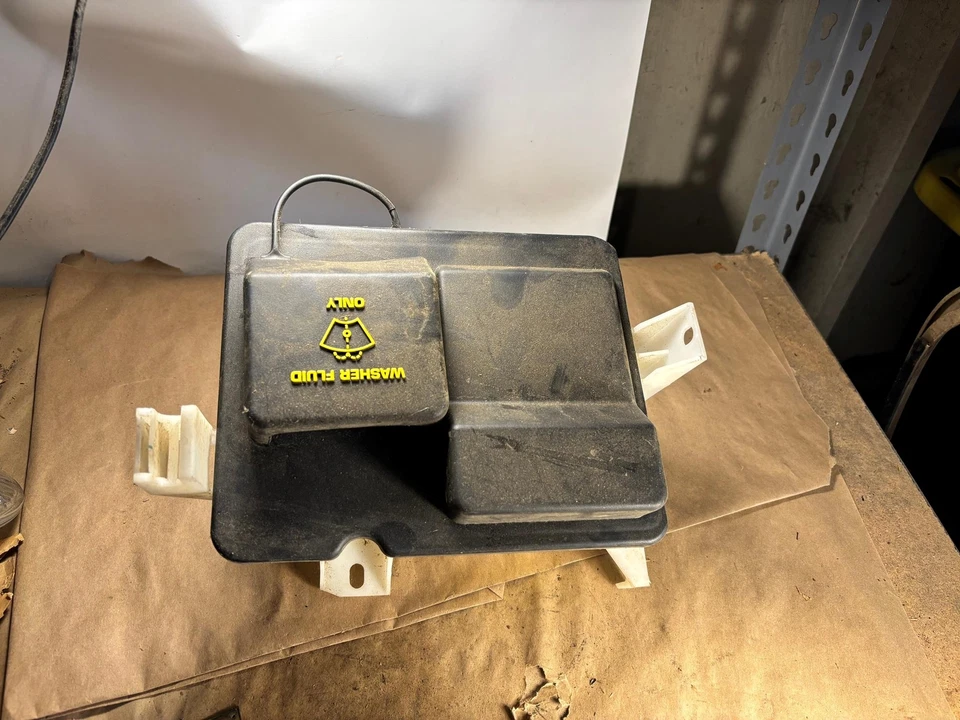 Ford Expedition Navigator 2003-2004 lavadora depósito con bomba FO1288172 Foto 1 de 4