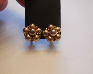 SIGNED Vintage Lisner Earrings - CLIP - Gold Tone Bead Clusters - 3/4 Inch - Picture 1 of 3