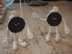 2 VINTAGE 1998 ADVERTISING NABISCO OREO COOKIE BENDY FIGURINES BENDABLE TOY - Picture 1 of 6