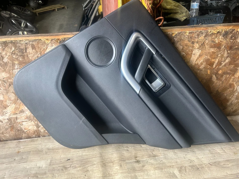 CUBIERTA PANEL MOLDURA PUERTA TRASERA DERECHA LAND ROVER DISCOVERY SPRT OEM Foto 1 de 4